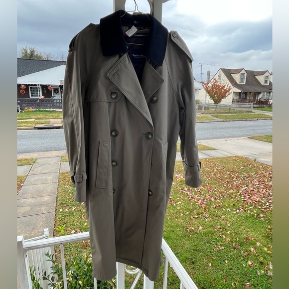 Bradley Jons - Men's Trench Coat Khaki/Tan with removable liner - Size 38S/Med
